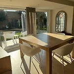 Modern Flat With Garden