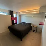 Modern Flat With Garden Ostende