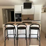 Modern Flat With Garden Prázdninový dům *