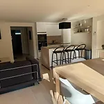 Modern Flat With Garden Prázdninový dům *