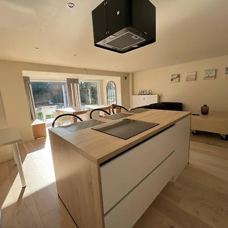 Modern Flat With Garden Prázdninový dům