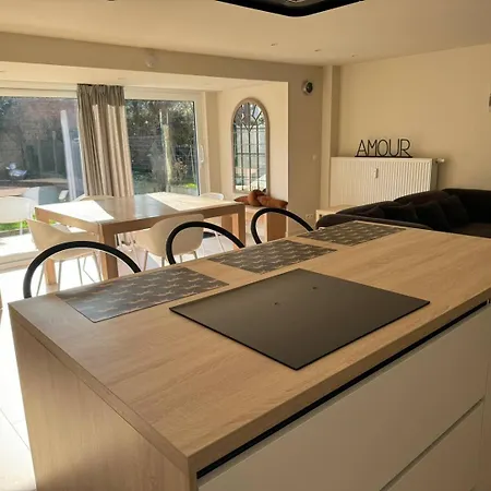 Holiday home Modern Flat With Garden Ostend