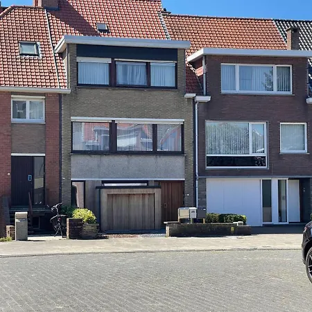 בית נופש Modern Flat With Garden *