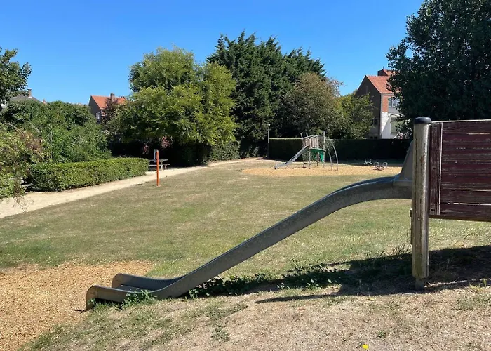 Modern Flat With Garden 度假居 奥斯滕德