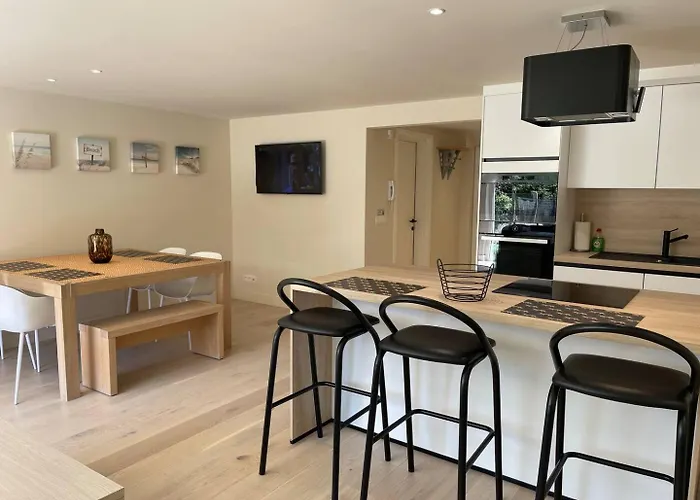 度假居 Modern Flat With Garden