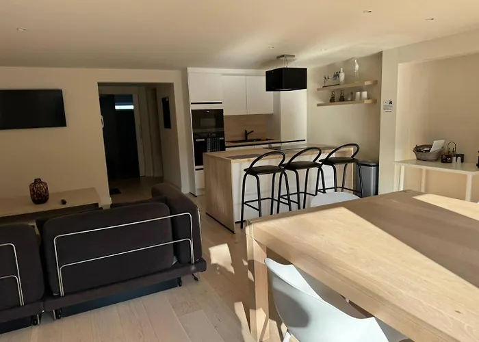 Modern Flat With Garden 度假居 *